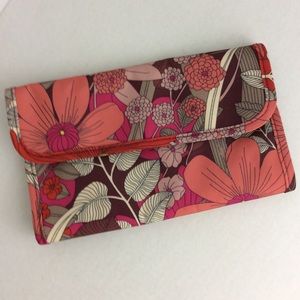 Vera Bradley Maroon Pink Floral Make Up Brush Case